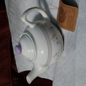 2004 Boyds Bear Teapot with Tag Multicolor.